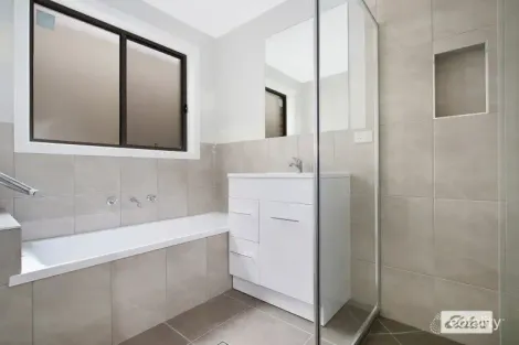 Property photo of 21 Lowerson Way Wodonga VIC 3690