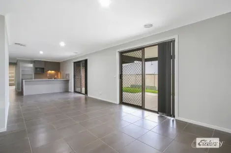 Property photo of 21 Lowerson Way Wodonga VIC 3690