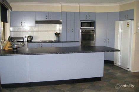 Property photo of 13 The Grove Hunterview NSW 2330