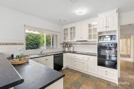 Property photo of 5 Dougal Court Highton VIC 3216