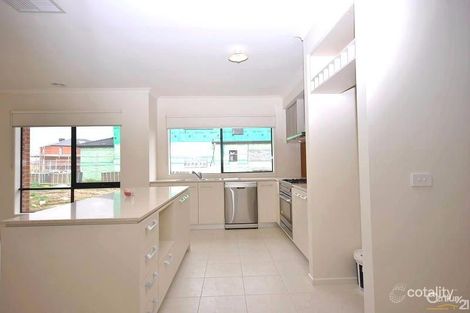 Property photo of 30 Springbrook Drive Clyde North VIC 3978