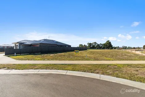 Property photo of 9 French Close Maffra VIC 3860