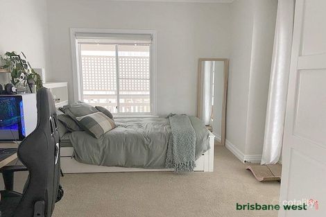 Property photo of 10 Harvey Close Brookfield QLD 4069
