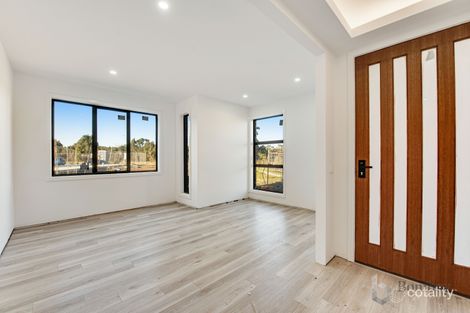 Property photo of 15 Onoway Approach Mickleham VIC 3064