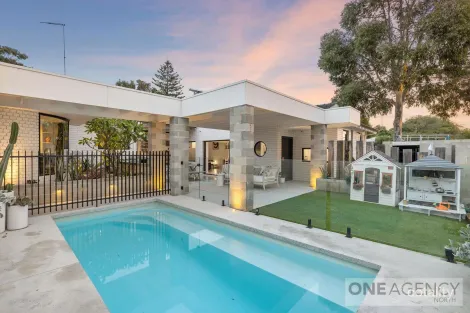 Property photo of 52 Luccombe Way Karrinyup WA 6018
