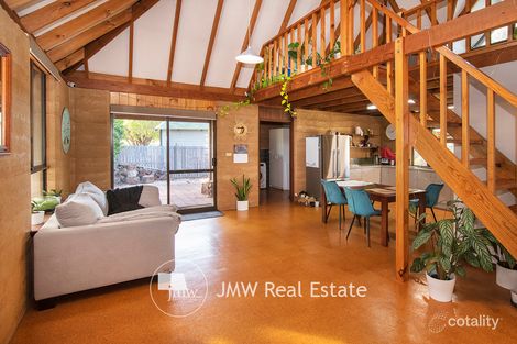 Property photo of 18 Hakea Way Dunsborough WA 6281