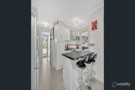 Property photo of 72 Whitsunday Drive Hoppers Crossing VIC 3029