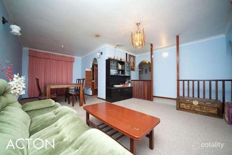 Property photo of 17 Dartford Crescent Marangaroo WA 6064