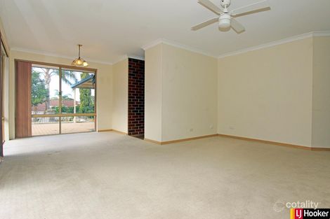 Property photo of 2 Hickory Court Halls Head WA 6210