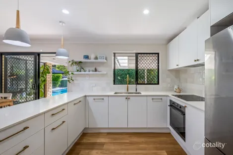 Property photo of 1 Tiverton Place Landsborough QLD 4550