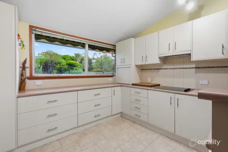 Property photo of 92 Coach Road Skye SA 5072