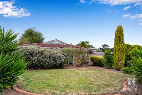 35 James Cook Dr, Melton West, VIC 3337