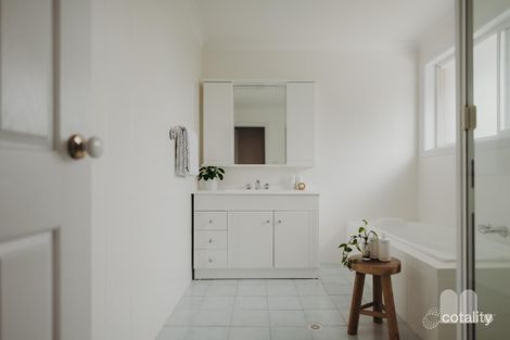 Property photo of 8 Habebe Close Rankin Park NSW 2287