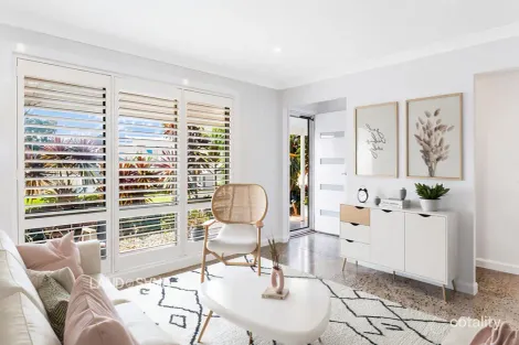 Property photo of 21 Minda Crescent Oak Flats NSW 2529