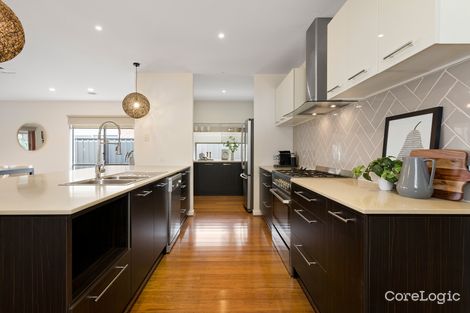 Property photo of 22 Domain Way Craigieburn VIC 3064