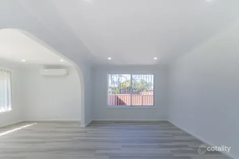 Property photo of 32 Waratah Avenue Casula NSW 2170