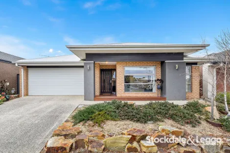 Property photo of 5 Waler Circuit Clyde North VIC 3978