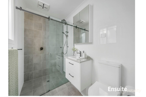 Property photo of 32 Drysdale Close Dubbo NSW 2830