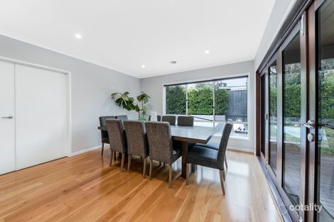 Property photo of 24 Murrumbeena Crescent Murrumbeena VIC 3163