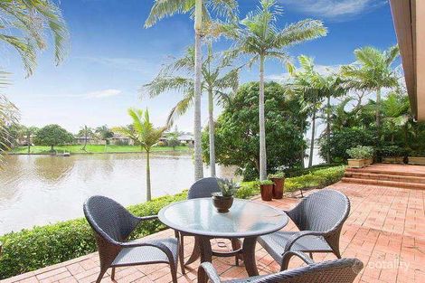 28 Welby St, Broadbeach Waters, QLD 4218