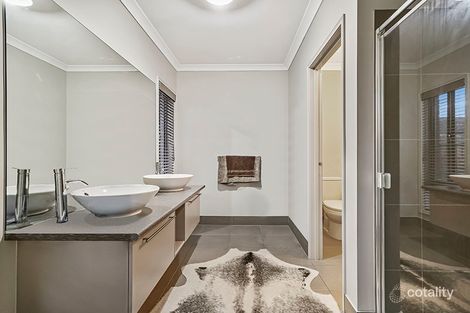 Property photo of 35 Quadrant Drive Fraser Rise VIC 3336