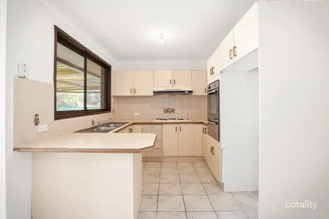 Property photo of 6 Viscount Close Raby NSW 2566