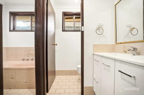 Property photo of 6 Viscount Close Raby NSW 2566