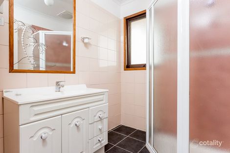 Property photo of 11 Robert Crescent West Wodonga VIC 3690
