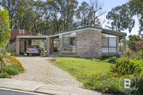 9 Coobah Ct, Maryborough, VIC 3465