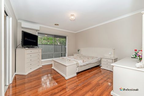 Property photo of 6 Avon Grove Craigieburn VIC 3064