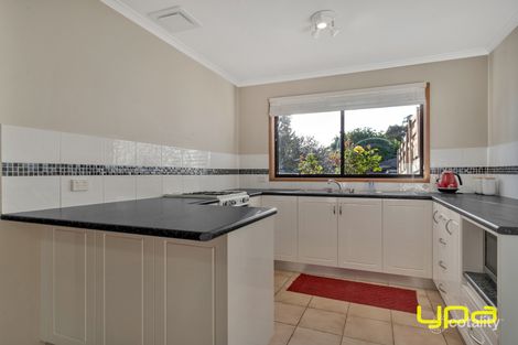 Property photo of 2/2 Blaxland Avenue Cranbourne North VIC 3977