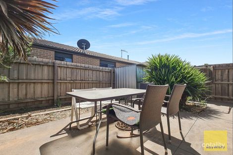 Property photo of 2/3 Bowerbird Place Truganina VIC 3029
