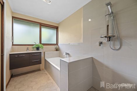 Property photo of 58 McNeilly Road Drouin VIC 3818