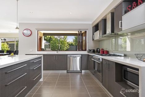 Property photo of 8 Bloomfield Road Gisborne VIC 3437