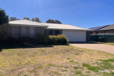 Property photo of 18 Dunheved Circle Dubbo NSW 2830