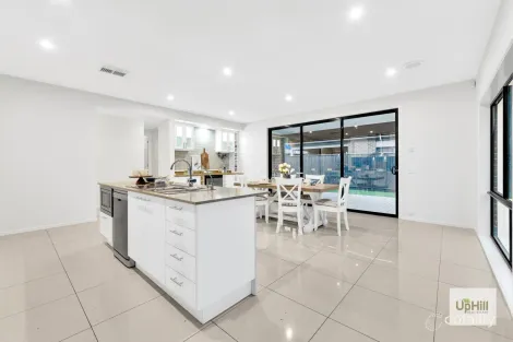 Property photo of 7 Elland Road Clyde North VIC 3978