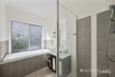 Property photo of 41 Botanic Drive Pakenham VIC 3810