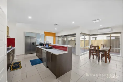 Property photo of 41 Botanic Drive Pakenham VIC 3810