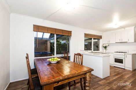 Property photo of 13 Manna Gum Walk South Morang VIC 3752