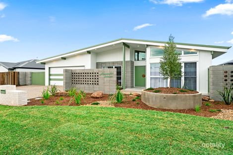 22 Mirambeena Dr, Highfields, QLD 4352