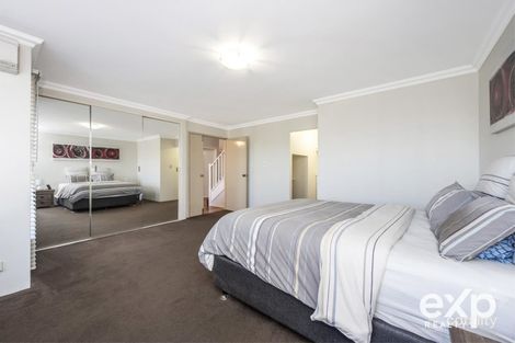 Property photo of 7 Zinnia Lane Halls Head WA 6210