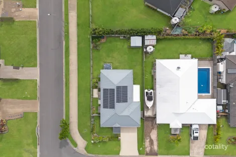 Property photo of 19 Fishburn Way Eli Waters QLD 4655