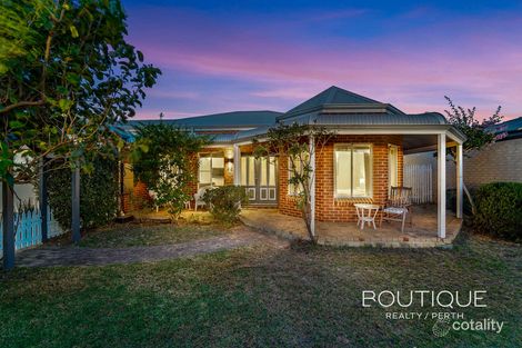 Property photo of 22 Abbeville Circle Mindarie WA 6030