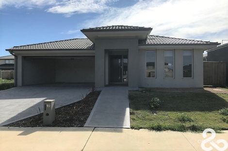 19 Blackmore Rd, Mickleham, VIC 3064