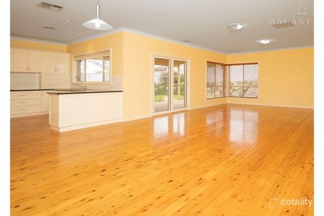 Property photo of 6 Lyndoch Place Bourkelands NSW 2650