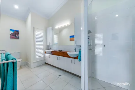 Property photo of 33 Blackcurrant Drive Hideaway Bay QLD 4800