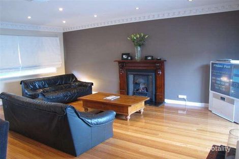 Property photo of 5 Renshaw Street Doncaster East VIC 3109