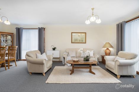 Property photo of 19 Lyrebird Way Farmborough Heights NSW 2526