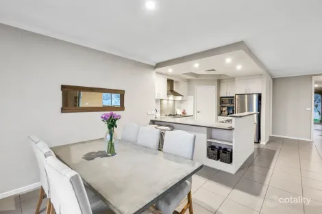 Property photo of 2 Gaff Court Wodonga VIC 3690