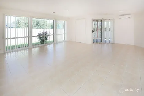 Property photo of 47 Monahans Road Cranbourne West VIC 3977